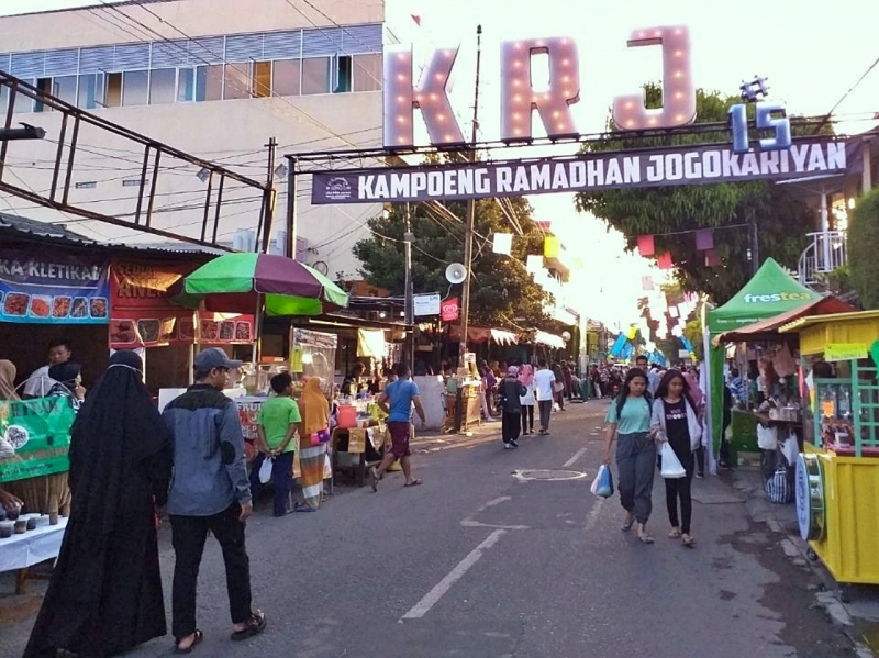Pergi Ke Pasar Ramadhan Juga Menjadi Salah Satu Kegiatan Ramadhan Yang Mengasyikkan